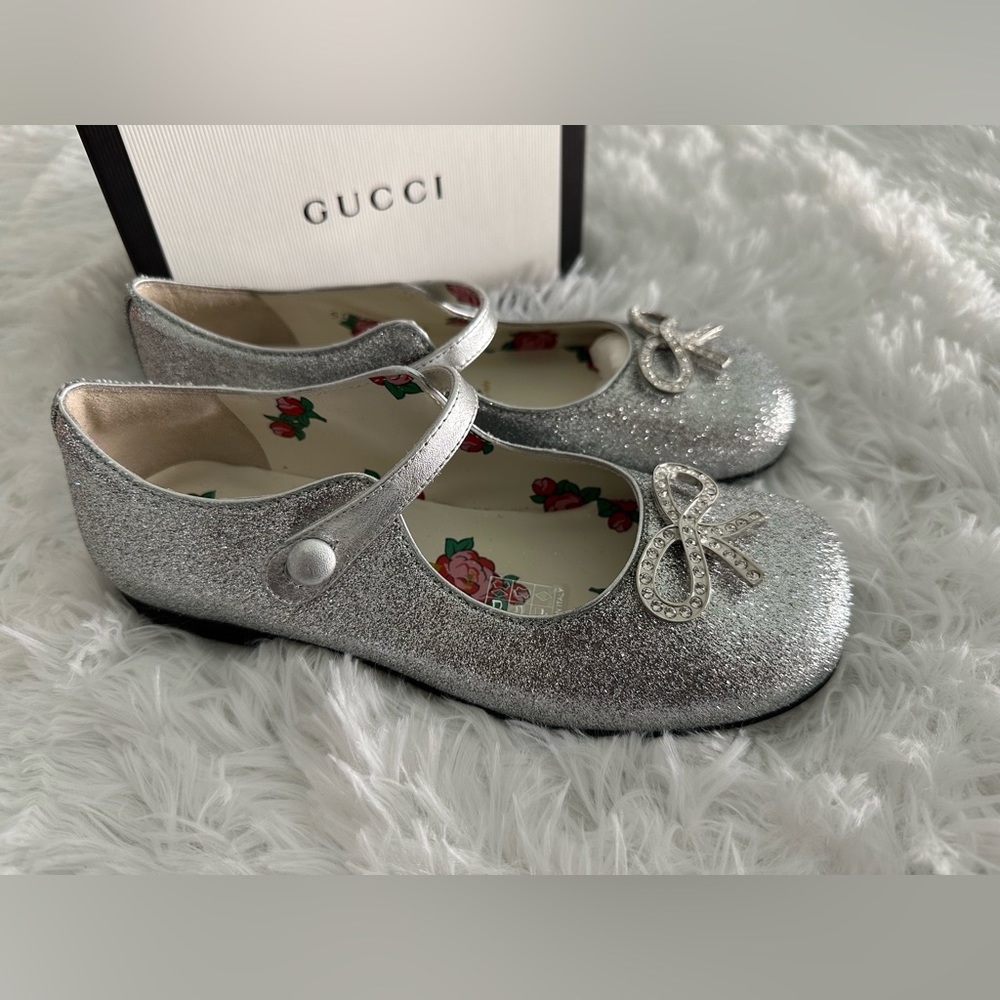Authentic GUCCI girls silver Metallic Bow Rhinestone flats shoes‎ sz 32